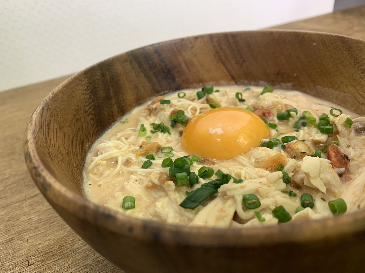 じゅん 痩せるズボラ飯絶賛発売中 騙されたと思って豆腐そうめん風とミネストローネ ほぐしサラダチキン 豆乳150ml 固形コンソメ1つ そして黒胡椒たくさんを耐熱容器に入れて600wで3分レンチンしてみて 笑っちゃうくらい美味しいダイエット飯が