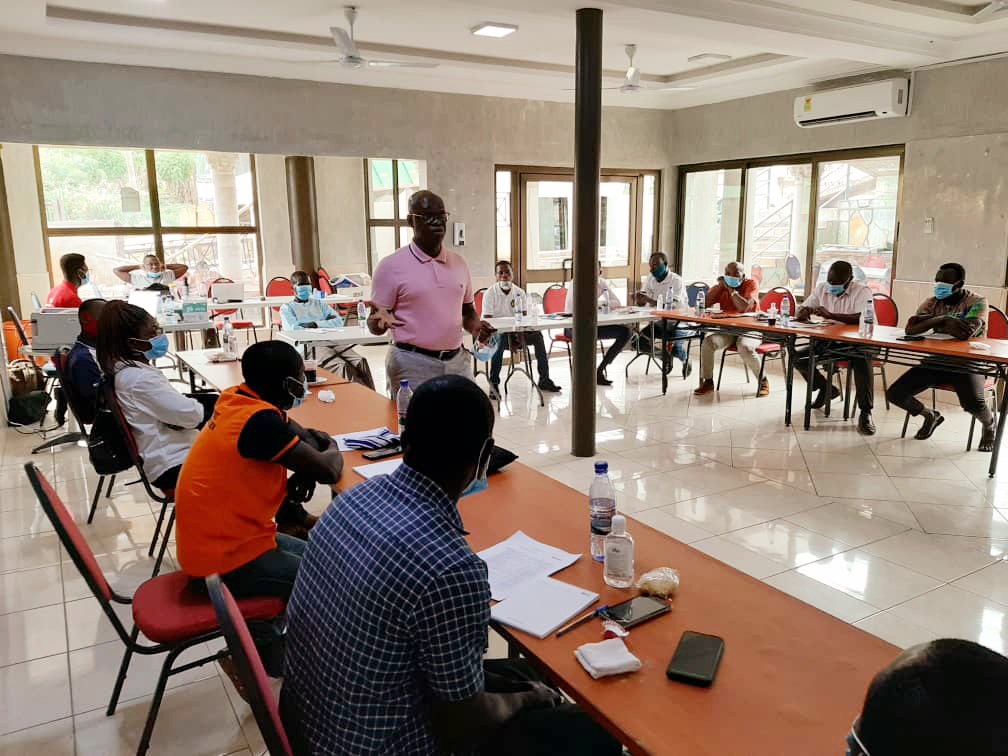 Solidaridad_wa's tweet photo. A two-week ToT workshop for cooperatives on climate-smart cocoa production, gender and financial literacy begun on Monday at Sefwi Wiawso in the Western North region of Ghana. The training was organized under #CORIPII.
#CORIPII is funded by @NLinGhana https://t.co/Zp0Ds8Lr0U