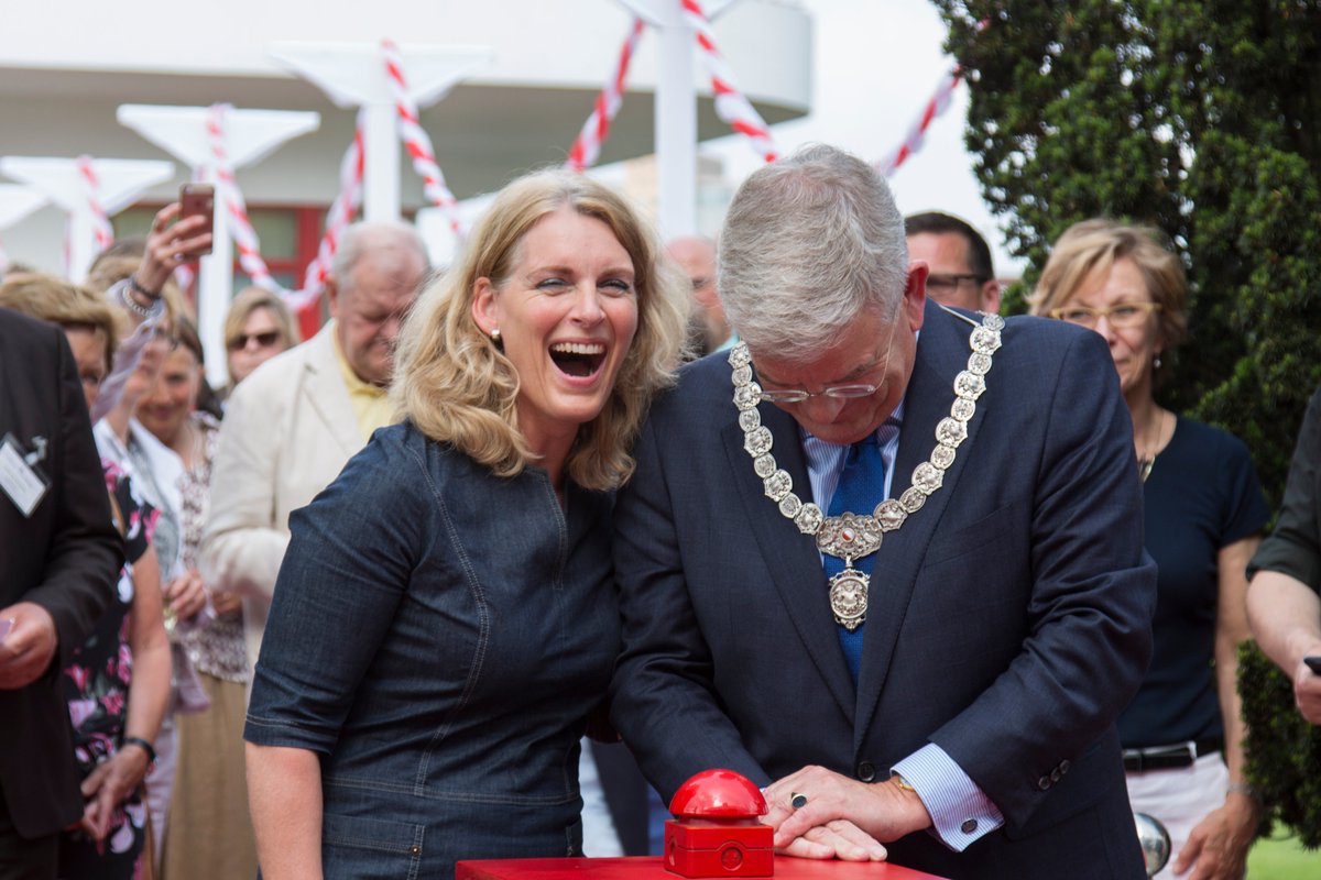 2 jaar geleden werd het voormalig Hoofdkantoor geopend mede door onze burgemeester. In die tijd hebben we al meer dan 25.000 gasten mogen ontvangen voor zakelijke bijeenkomsten! We zijn trots en vanaf 1 juni staat ons team weer klaar om iedereen te verwelkomen! #villajongerius