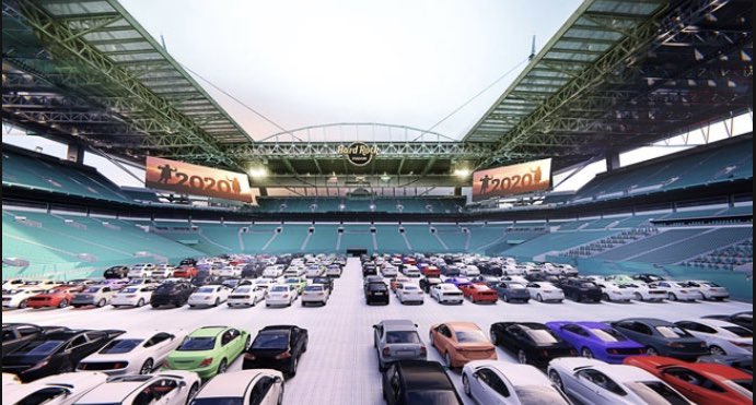 MarqueFinale's tweet photo. Les @MiamiDolphins ont dévoilé un concept original pour le @HardRockStadium. 230 partisans pourront visionner du contenu original sur le terrain et pourront commander breuvage et nourriture en ligne avec un service de livraison à leur véhicule. Idée porteuse ou coup de marketing? https://t.co/V7ZBxFrT1e