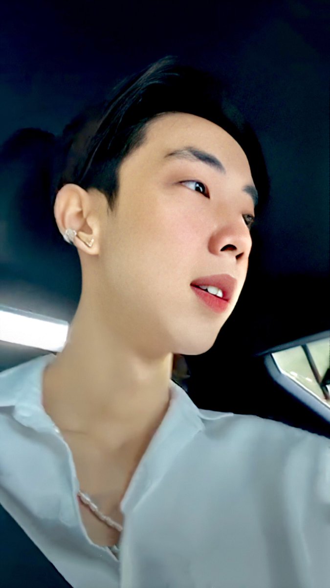 tellmepws's tweet image. : ถึงไลฟ์วันนิจะแกงตัวเองไปบ้างแต่จริงๆแล้วนายน่ะหล่อมากๆเลยนะ!✨
——🌙☁️🌷@sgsupatt ‘ 
#saveG #sgza007