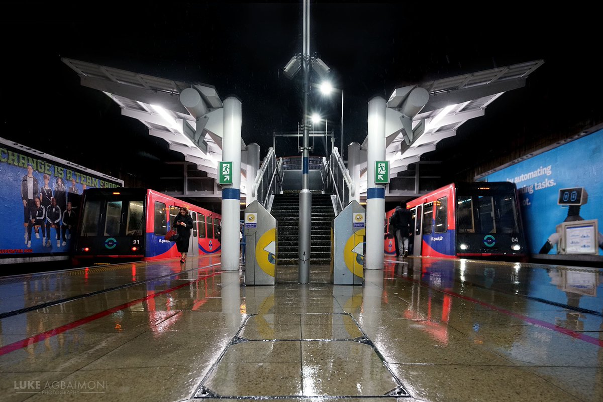 tubemapper's tweet photo. STATION OF THE DAY
🚇 12 / LEWISHAM DLR

Today's London station is Lewisham!

A dlr station that looks like it has angel wings when viewed from a certain angle

📸 https://t.co/TBKiAODjeJ
🌏 https://t.co/wmCtjK2PdL

#london #photography #architecture #tfl #dlr #lewisham https://t.co/8dkBBzKAig
