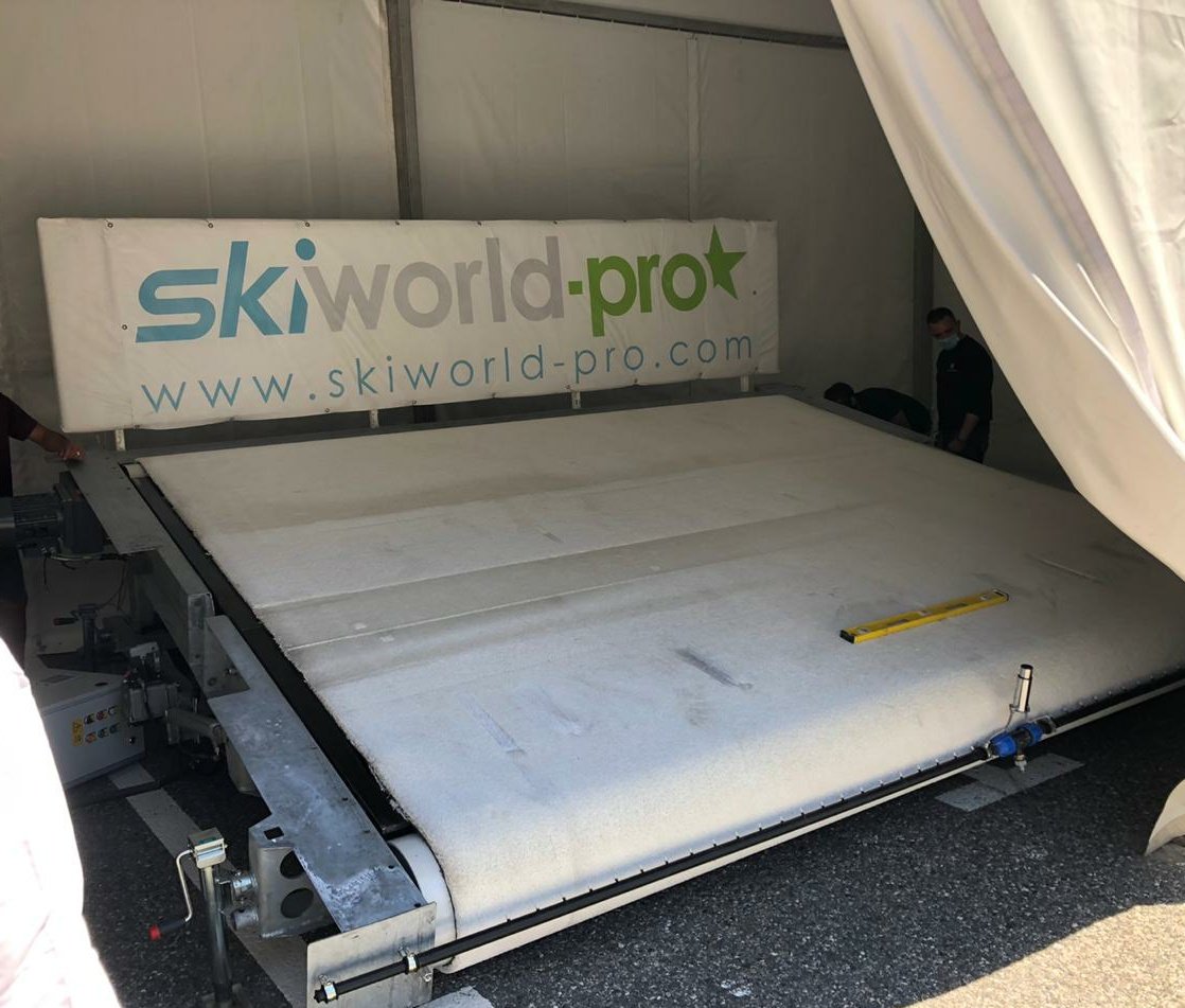 FAEAndorra's tweet photo. Per poder entrenar en estiu 🌞, la millor eina... 😁 ja tenim aquí el simulador ⛷ @SkiworldproCom❗Gràcies a la col•laboració del @GovernAndorra @Esports_Govern podrem continuar amb l'esquí al CTO
.
@CreditSupport_ @AndorraTelecom  @plazandorra @AnyosPark #SkiAndorra #IfRent https://t.co/SZbQ5Pu1q1
