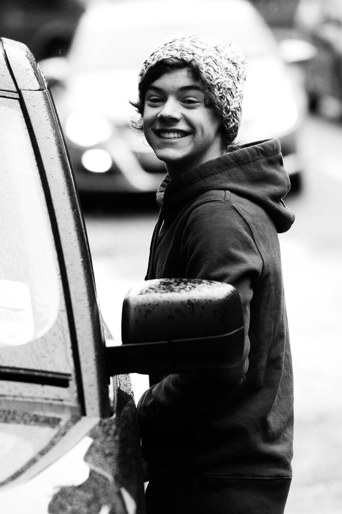 harry styles threadbut it’s the same picture.