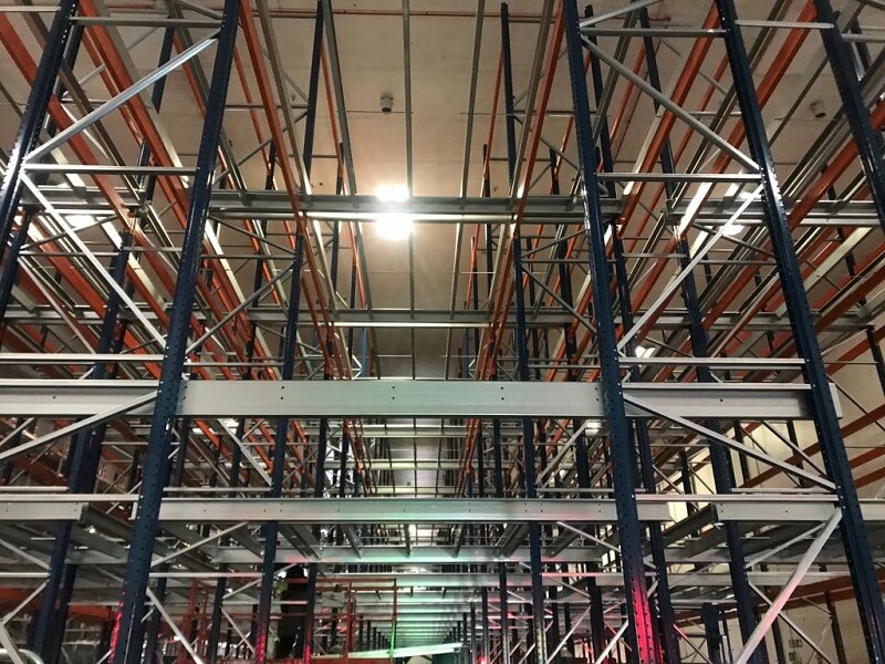 Warehousesystem's tweet image. Our team is making great progress installing this #MultiTierRacking system specifically #designed to meet the #storage and #production needs of our client whilst promoting #effective use of height space. Find out more about multi tier racking systems here: tinyurl.com/wouvxjm