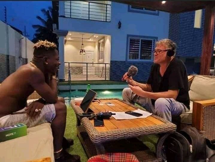 dj_oxygengh1's tweet photo. Locally International @shattawalegh we pushing hard.
#Sm4Lyff https://t.co/VIZ6yY2T0f