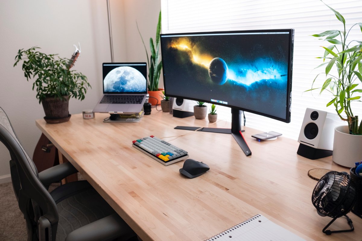 JCISouthampton's tweet photo. Connecting with your coworkers while working from home might feel like an unusual habit for some, but it's likely to be the norm for many for a while still. In our latest blog we've got some ways to remain connected from home.

https://t.co/iHxGQl0oGU https://t.co/GDGkXNtZ4A
