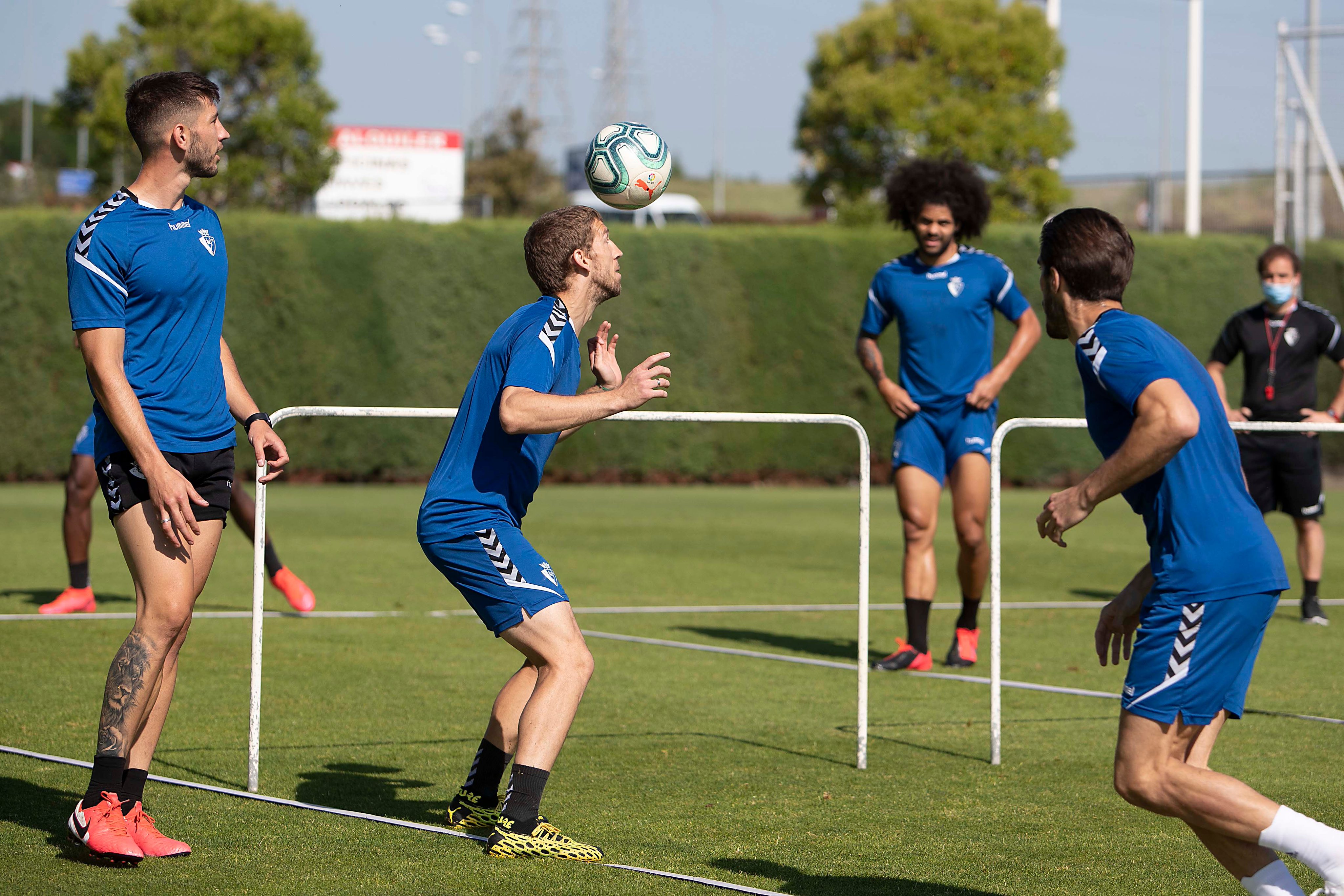 Los jugadores de Osasuna, en la sesión de este miércoles (Foto: CAO).