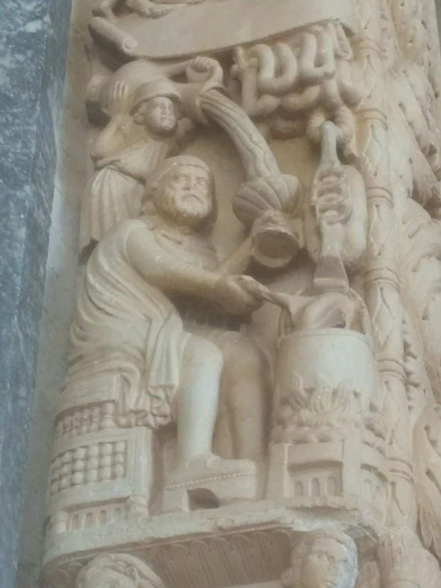 Also from the thirteenth-century portal of Saint Lawrence in Trogir comes this spectacular sausage maker.  #AnimalsInChurchesHour  #PeopleAtWorkInChurches