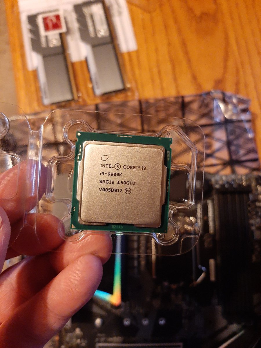 kluck_patrick's tweet image. Pics of the build @msitweets @CORSAIR @intel