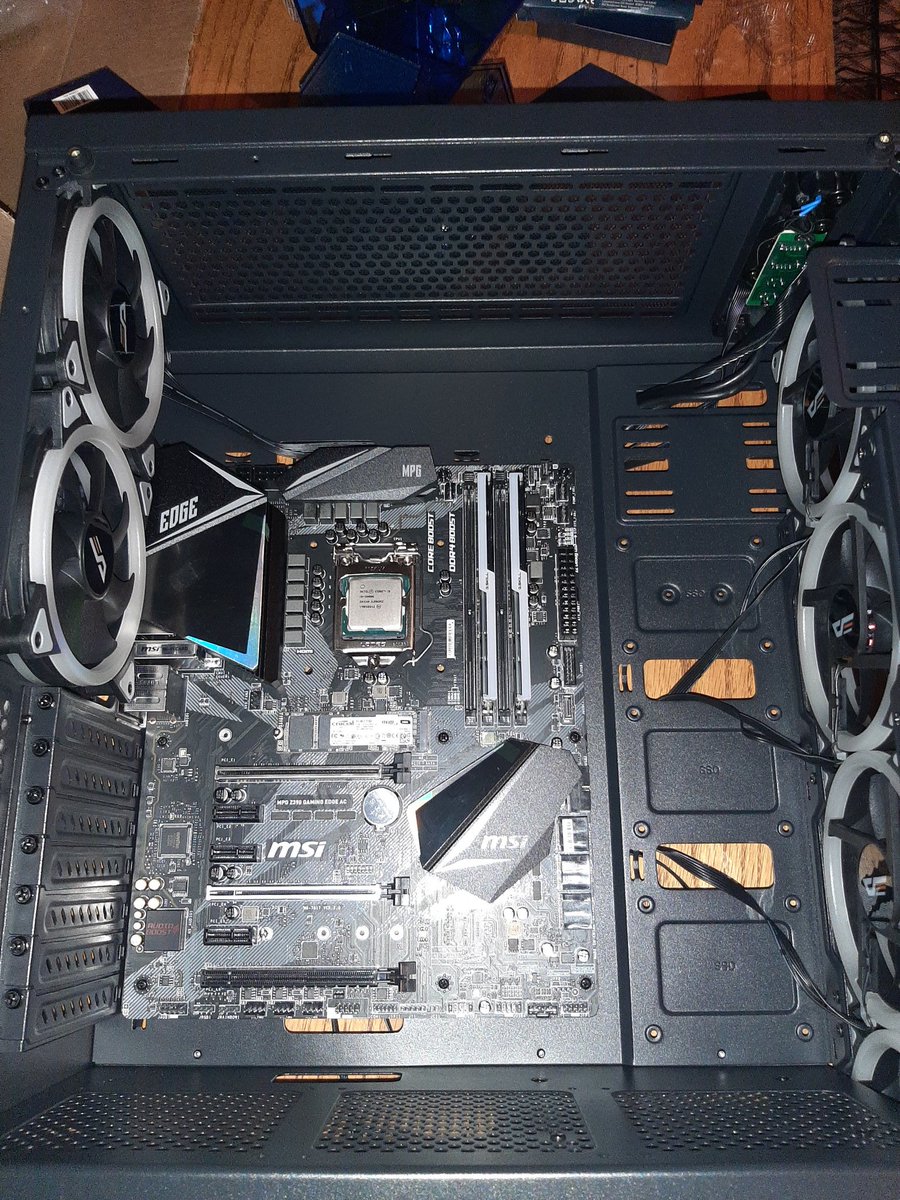 kluck_patrick's tweet image. Pics of the build @msitweets @CORSAIR @intel