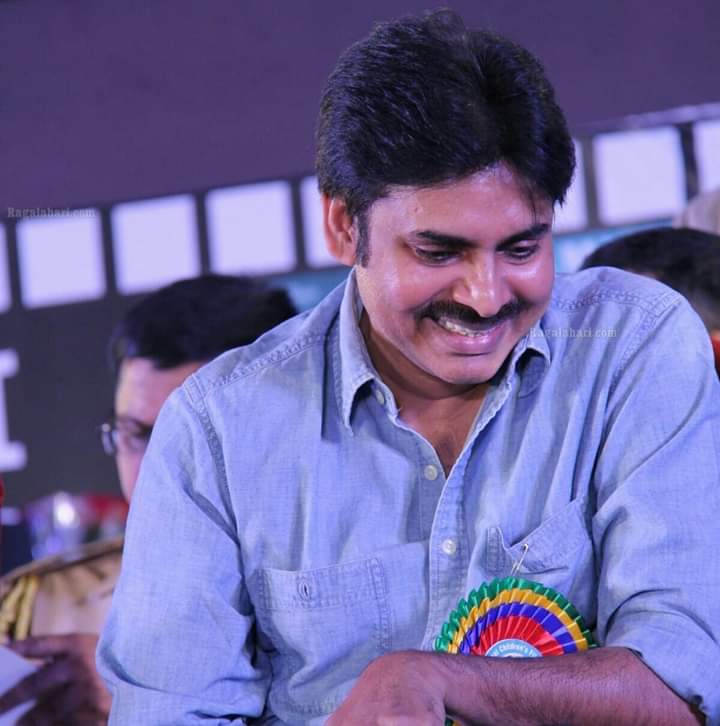 JspBVMNaresh's tweet photo. కష్ట కాలంలో పేద ప్రజలను ఆదుకున్నవారే నిజమైన నాయకులు. నిస్వార్థంగా ప్రజలకోసం పనిచేసే పార్టీ జనసేన పార్టీ.
#KillingCurrentBillsInAP
#IPSMedia https://t.co/NyRGulP9v0