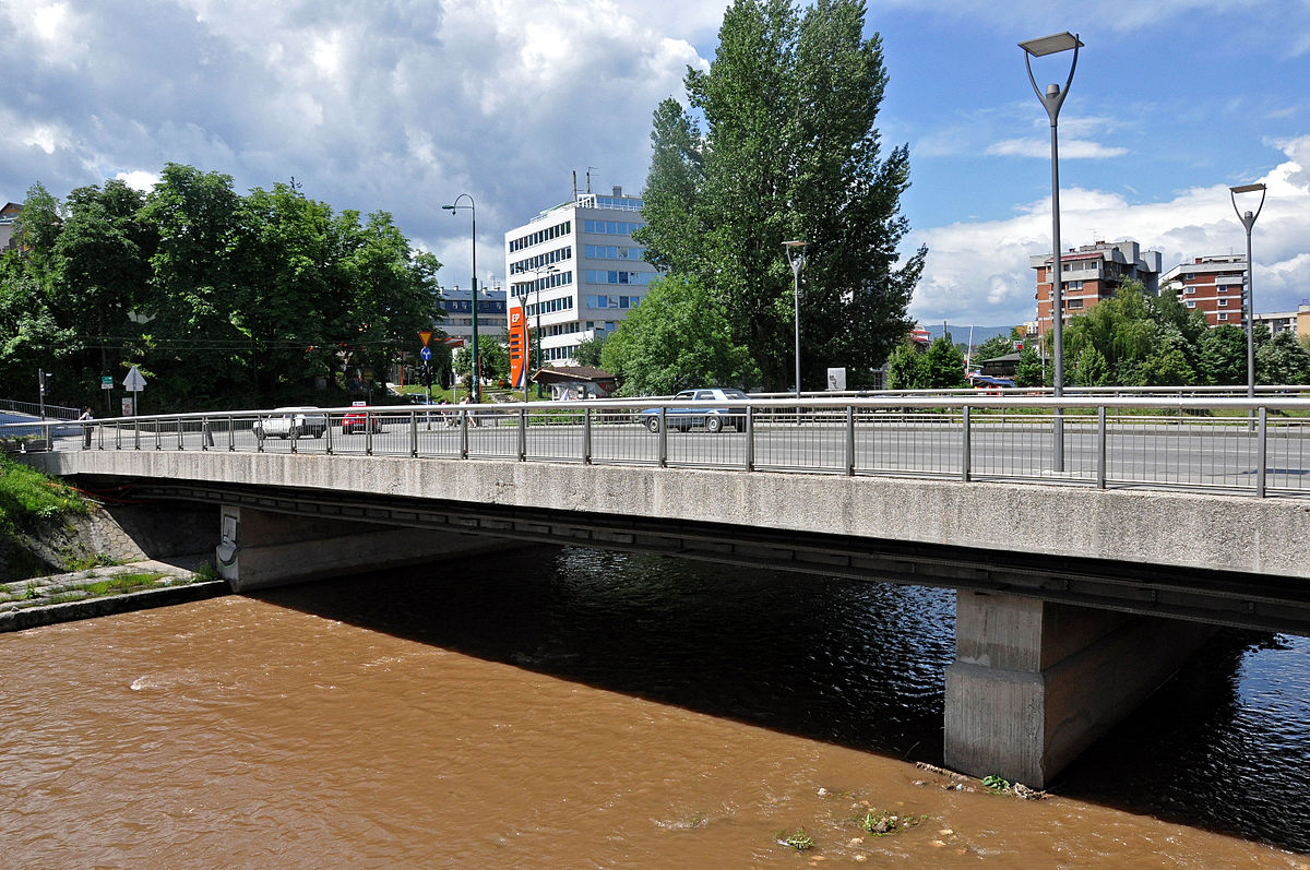 JSCORBEELS's tweet photo. #Bosnie combat du pont de #Vrbanja le 27 mai 1995 - en mémoire de l'engagement de nos régiments d'infanterie de marine https://t.co/Kg3glomaNw