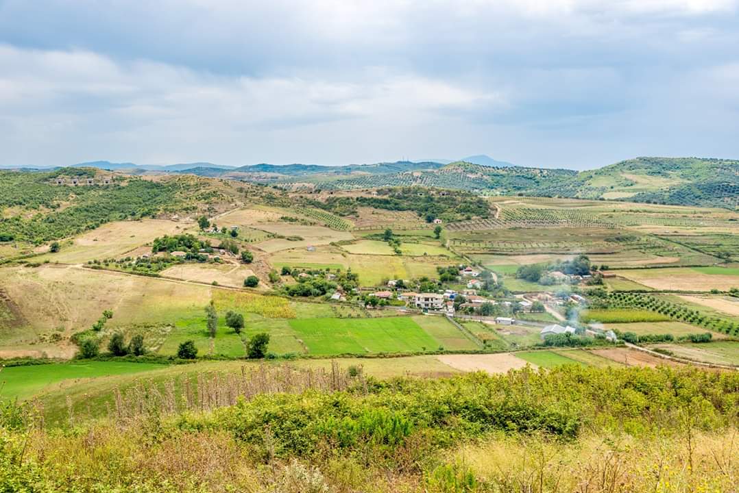 ErjonDodaal's tweet photo. Natyrë....☀️⛅️🌳
📣 Ky vit të jetë viti i eksplorimit të Shqipërisë...
Zbuloni Shqipërinë 🇦🇱
🔔 Ndani me ne ➡️ magjinë e kujtimeve tuaja 🇦🇱 në vendin më të bukur...
Shqipëria është plot me vende magjike, e destinacione të reja për tu vizituar...

#VisitAlbania✈️
#SmileAlbania😀 https://t.co/vsPUtcD2AK