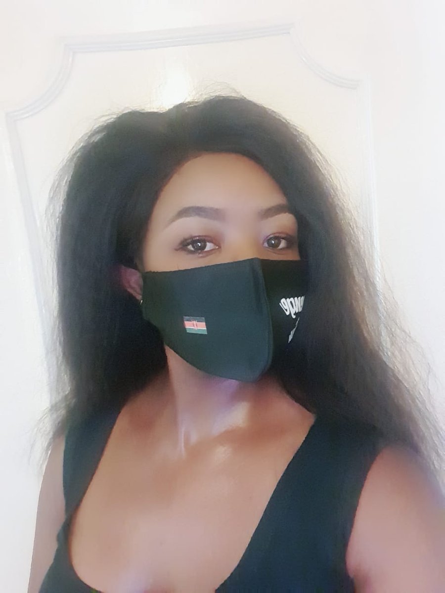 Noninimgenge2ru's tweet photo. Vile kanaenda Sasa we all need Masks. Thank you Cuzo @yiyahnakitare for getting #MgengetrueMask and also being a huge supporter of my Sanitary Towels Mathare campaign. Shukran sana  🙏 https://t.co/GdcZkiJO8B