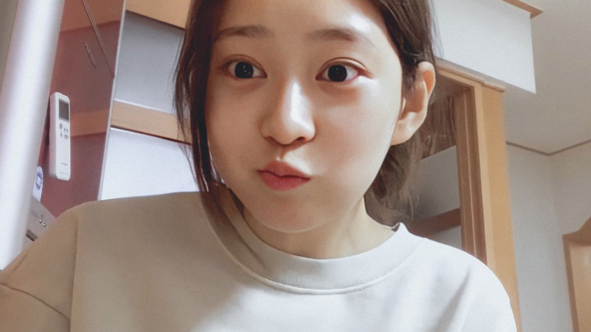 capthismoment's tweet photo. #아이즈원 #IZONE
#김민주 https://t.co/4eZj1AOn8t