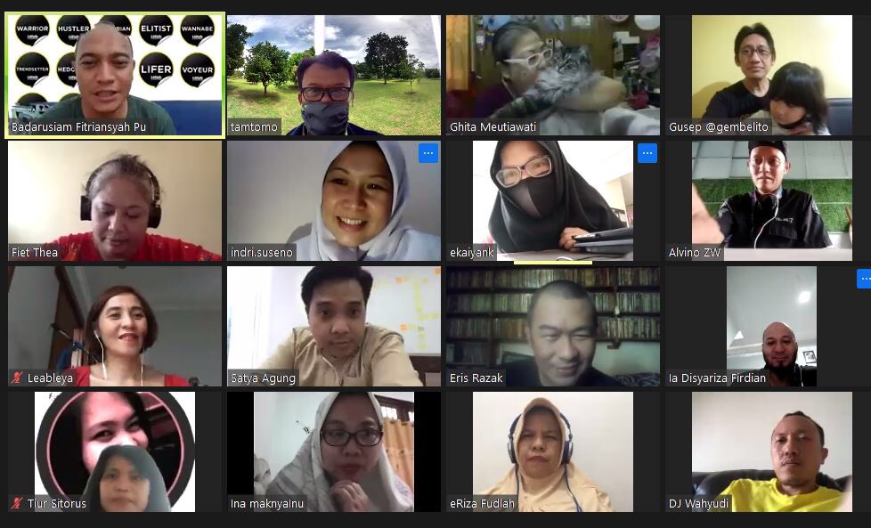 TelfieID's tweet photo. #ggid #getglueid #telfied #community: #LebaranVirtual via #zoom setelah bertahun tahun tidak ketemu... | @GetGlueID — https://t.co/kqxAMjb7iw https://t.co/AuAcZKgESg
