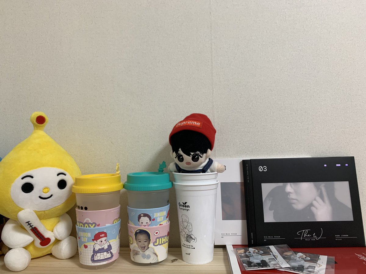 winkdoll529's tweet photo. 택배언박싱까지 함께한 콩아리🥰 #흑콩알 #박지훈인형 #인형계 https://t.co/vDspkek0Ww