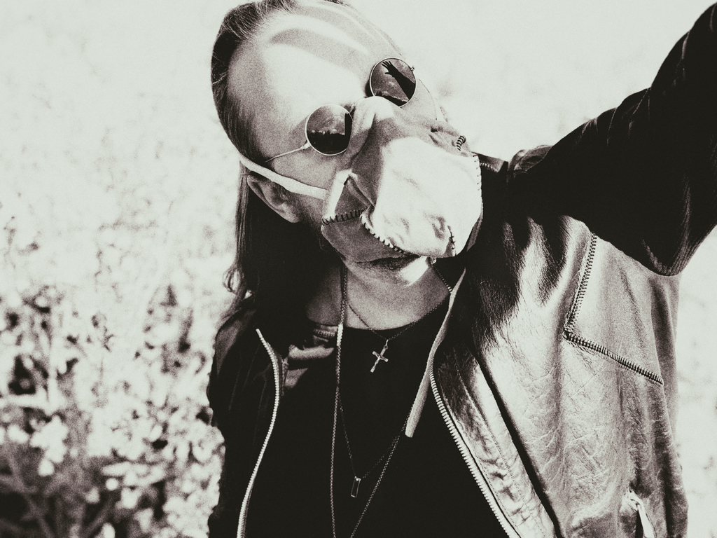 « MASK_0 »⁣⁠

MASK_O_by Leon Louis &amp; VOFT Valeriya Olkhova

This wearable art form is developed to support the current world situation caused by Covid_19.