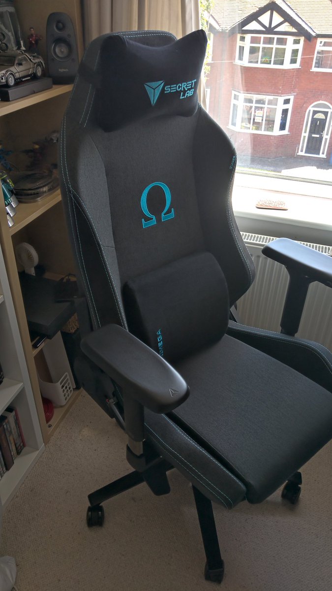 followbm's tweet photo. Had to wait almost 2 months but my chair upgrade is finally here! A vast improvement on my tired old on...extended gaming session here I come 😍 #Secretlab  @secretlabchairs https://t.co/qNy5hySYZ8