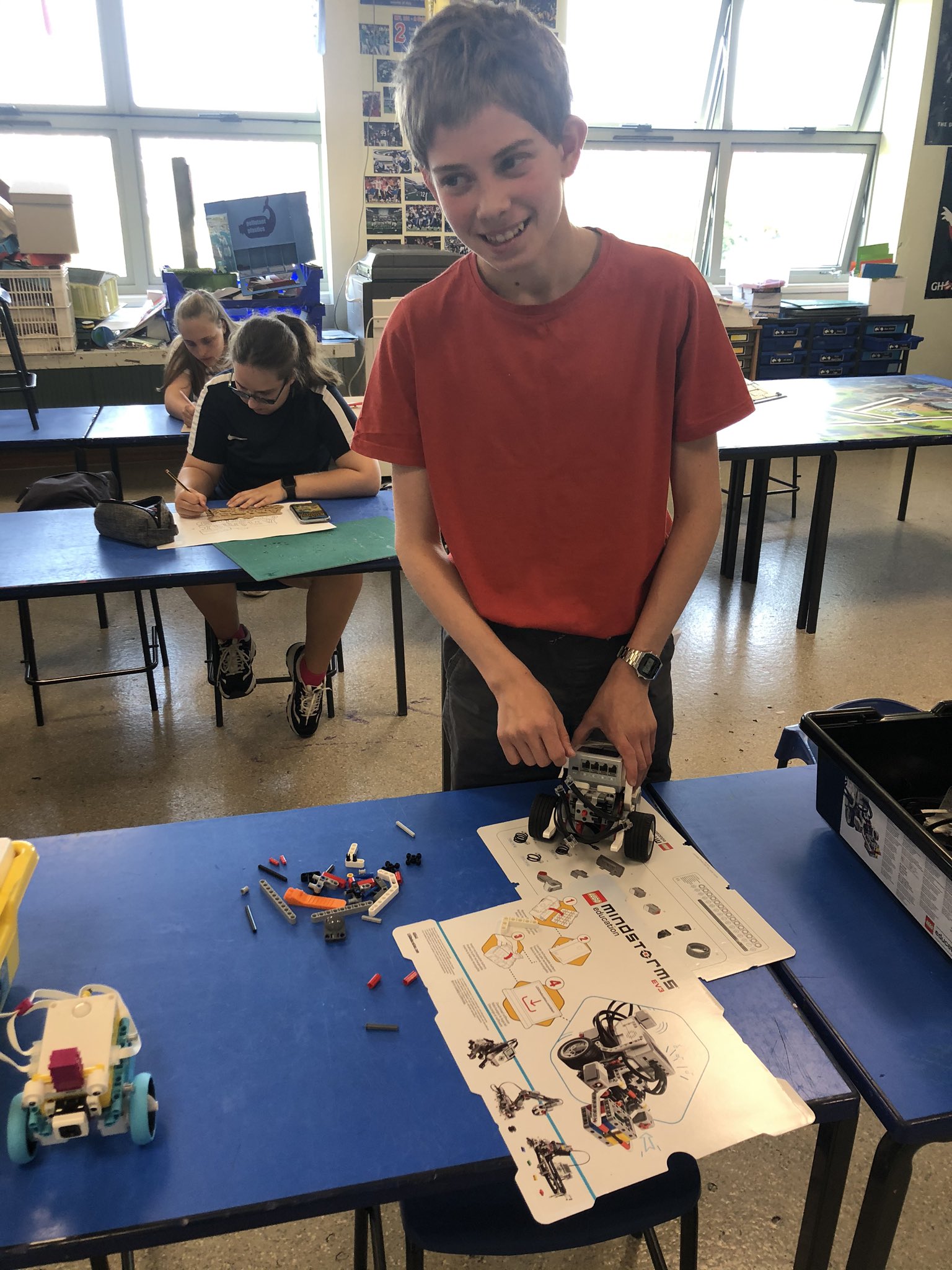 Raising Robots - LEGO Mindstorms EV3 & WeDo EZBsw7zXkAE4Kex - Raising Robots - LEGO Mindstorms EV3 & WeDo