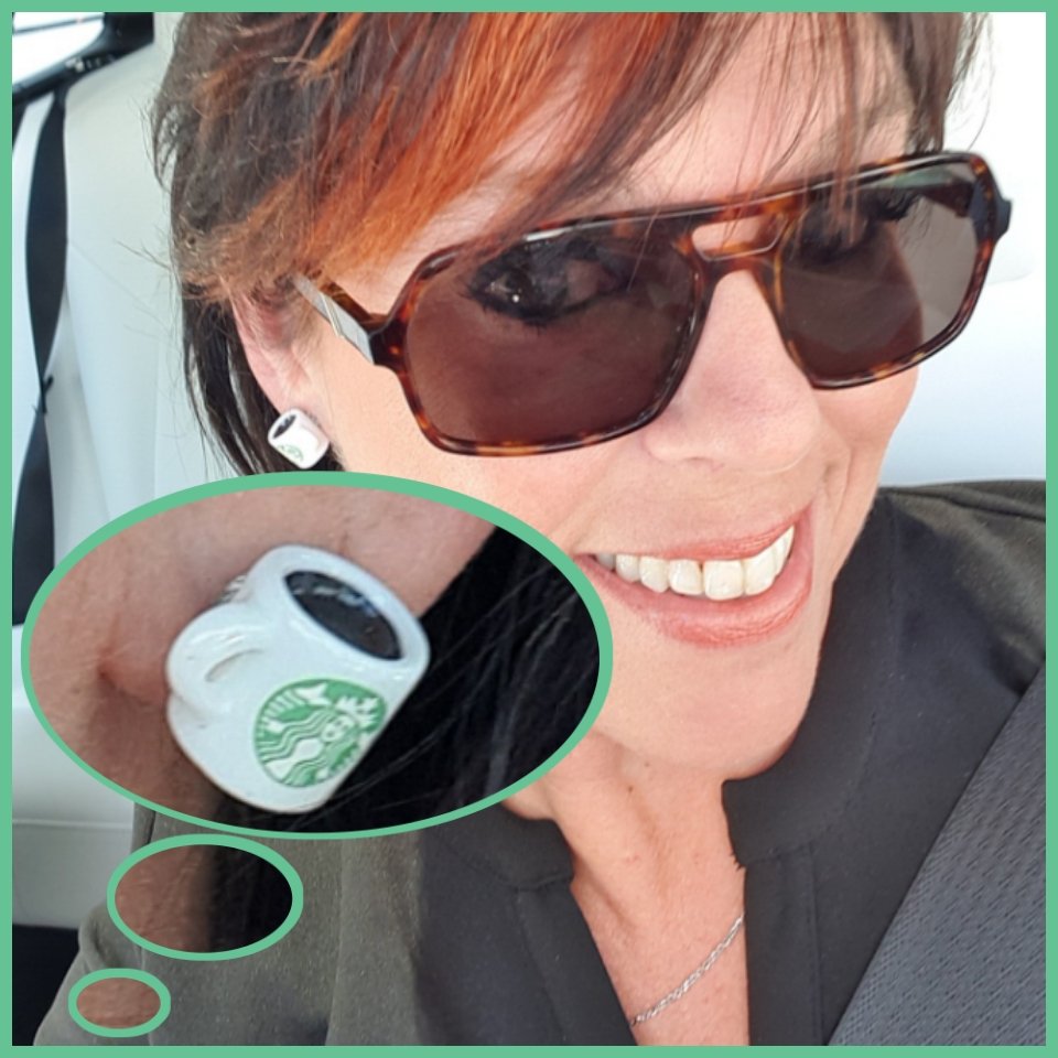 Esdeoliebarones's tweet photo. Straks overleg met mijn Starbucks team.
Zouden ze het zien?π
#Starbucks
#overleg
#gepasteafstand https://t.co/uwYyQAupDd