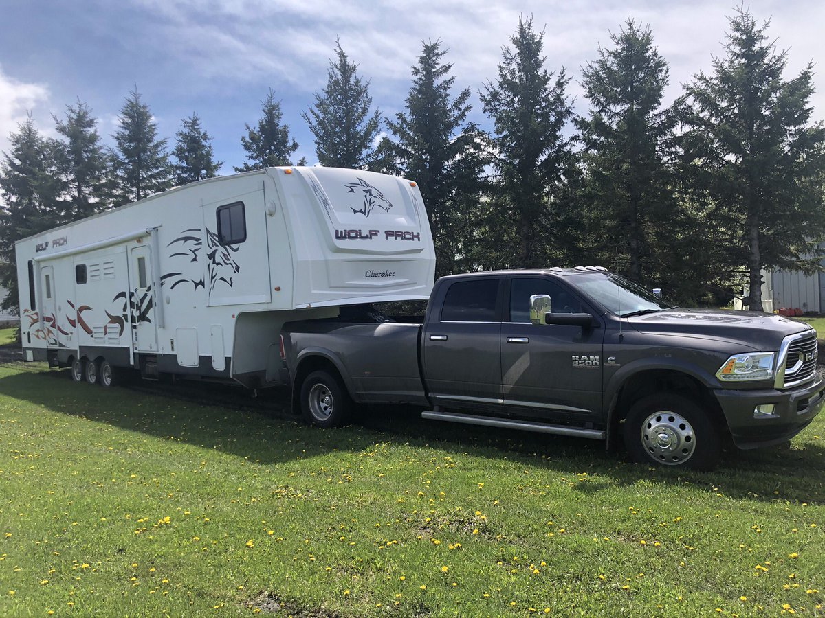 SenioRay's tweet image. Picked up a different truck