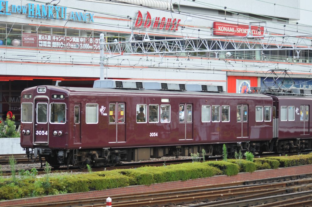 いろは坂 3054x4 8 6 8 1993 9 18 平井 西宮 西宮にて79 休車 を抜き6r化 北線 1995 5 3159x4の87被災廃 79を挿入 1998 5 3551 2178 3152x8より を挿入し 8r化 00 1 18 廃車 西宮にて01 2解体 続く お疲れさま阪急3000系