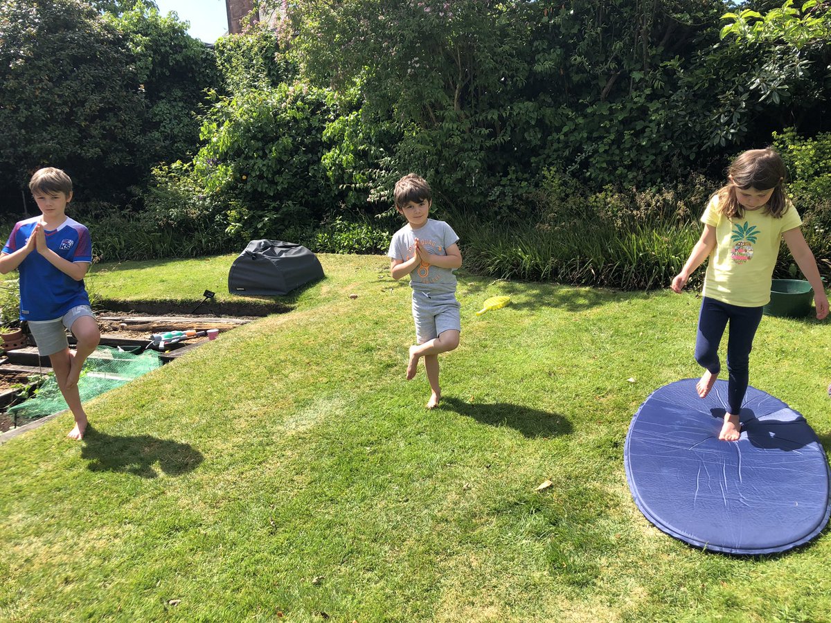 DignonSarah's tweet photo. #homesportsday in the sun @OLAPrimaryGlas https://t.co/wfi7JKtelJ