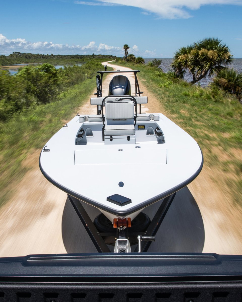 hellsbayboats's tweet photo. Our 2021 Demo Marquesa is on the horizon and we want to hear from you. What color combo should our next Marquesa be? Share your thoughts and tag a few friends, our favorite suggestions will score some new HB gear. #HBmarquesa #HellsBayBoatworks https://t.co/c0fbsl3EGl