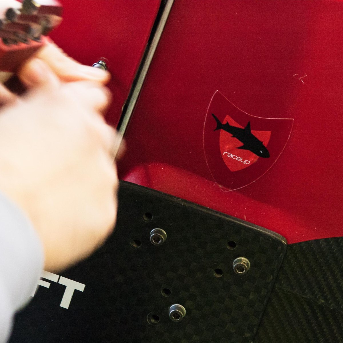 Because the details make the different 🦈❤️ #raceup #formulastudent #formulasae #unipd
