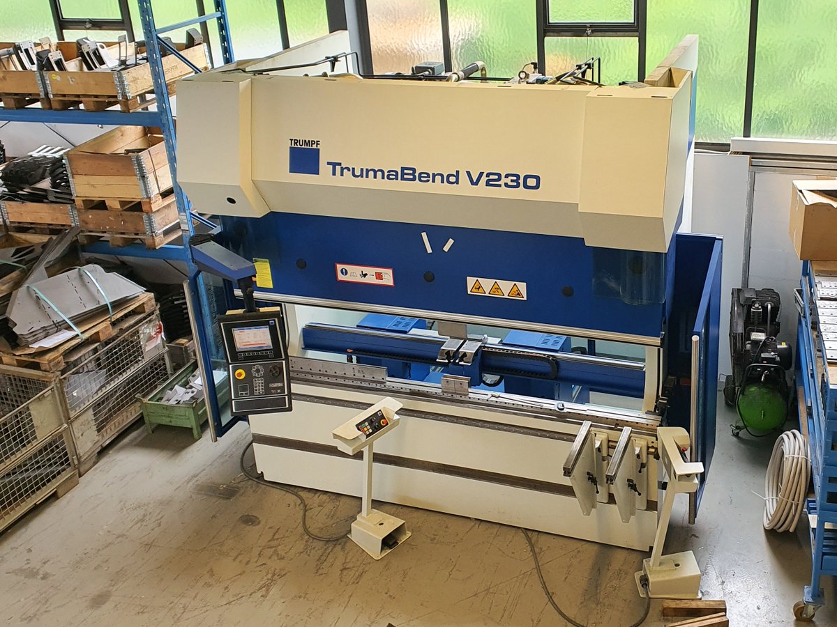 BroziatGroup's tweet photo. Zwei TRUMPF Maschinen bei einem Deutschen Kunden installiert. Two TRUMPF machines installed at a customer in Germany :-) #broziat #broziatgroup #broziatgruppe #trumpf #sheetmetal #laser #pressbrake #sheetmetalmachinery https://t.co/71pwmVlYT3