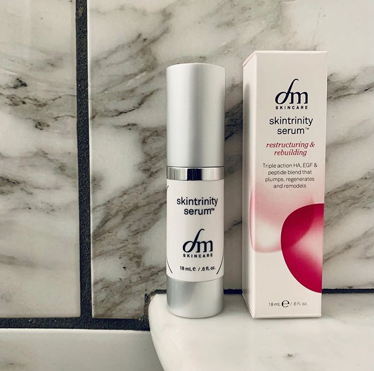 dmSkincare_ ⚡️FLASH SALE⚡️
.
50% off skintrinity serum until May 29th using code TRINITYFLASH50
.
Skintrinity serum is the ultimate powerhouse, anti-aging serum. Triple action hyaluronic acid, EDG &amp; peptide blend stimulate collagen formation and slow the aging process.
.