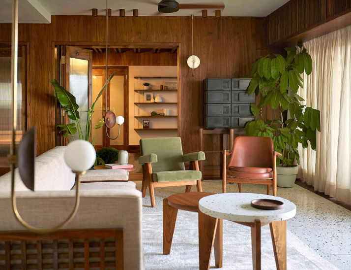 TRENDSMagIndia's tweet photo. The main exercise practiced by @the__drawing__studio in designing this home was using old Burma teak as the chief material, so much so that that it becomes a tactile experience as one navigates through the house. 
Image: @sachinpowle

#downloadnow #mayissue #dcodeissue https://t.co/pIPudiF5Mp