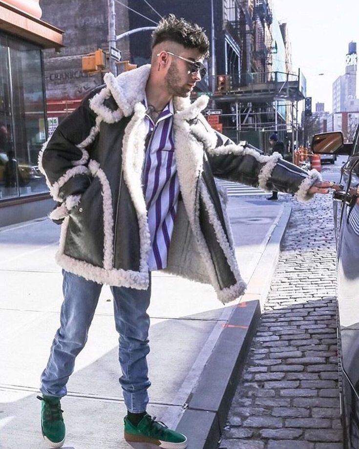 ZAYN walking on the streets yet looking like a model for a photoshootA thread: