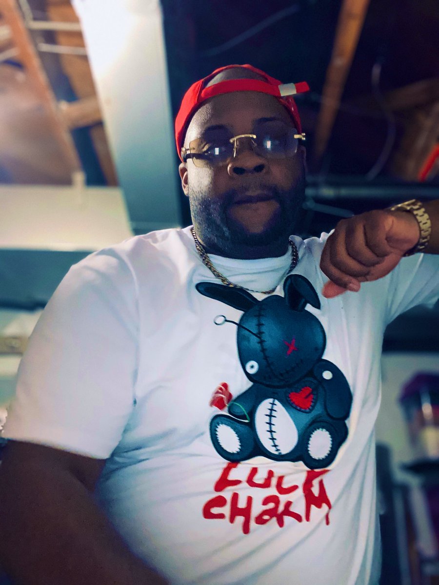 BeenThee's tweet photo. I’m far from perfect, But I’m Thee ☝️#thee #red #fatboy #uloveme # https://t.co/4EMGp6yMnX