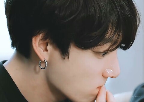archivesgguks's tweet photo. prettiest man in the world https://t.co/nyc42nyLUO