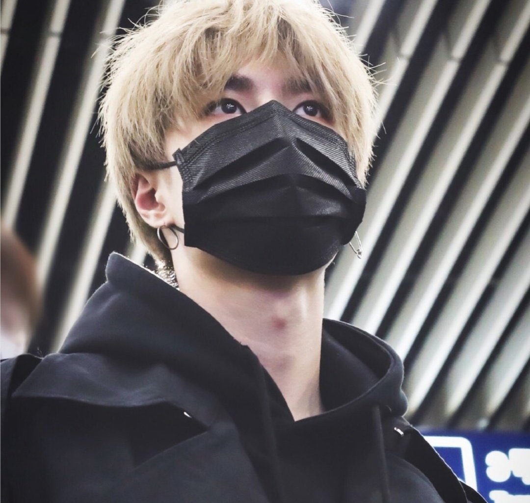 » seo changbin as wang yibo a thread; ↴