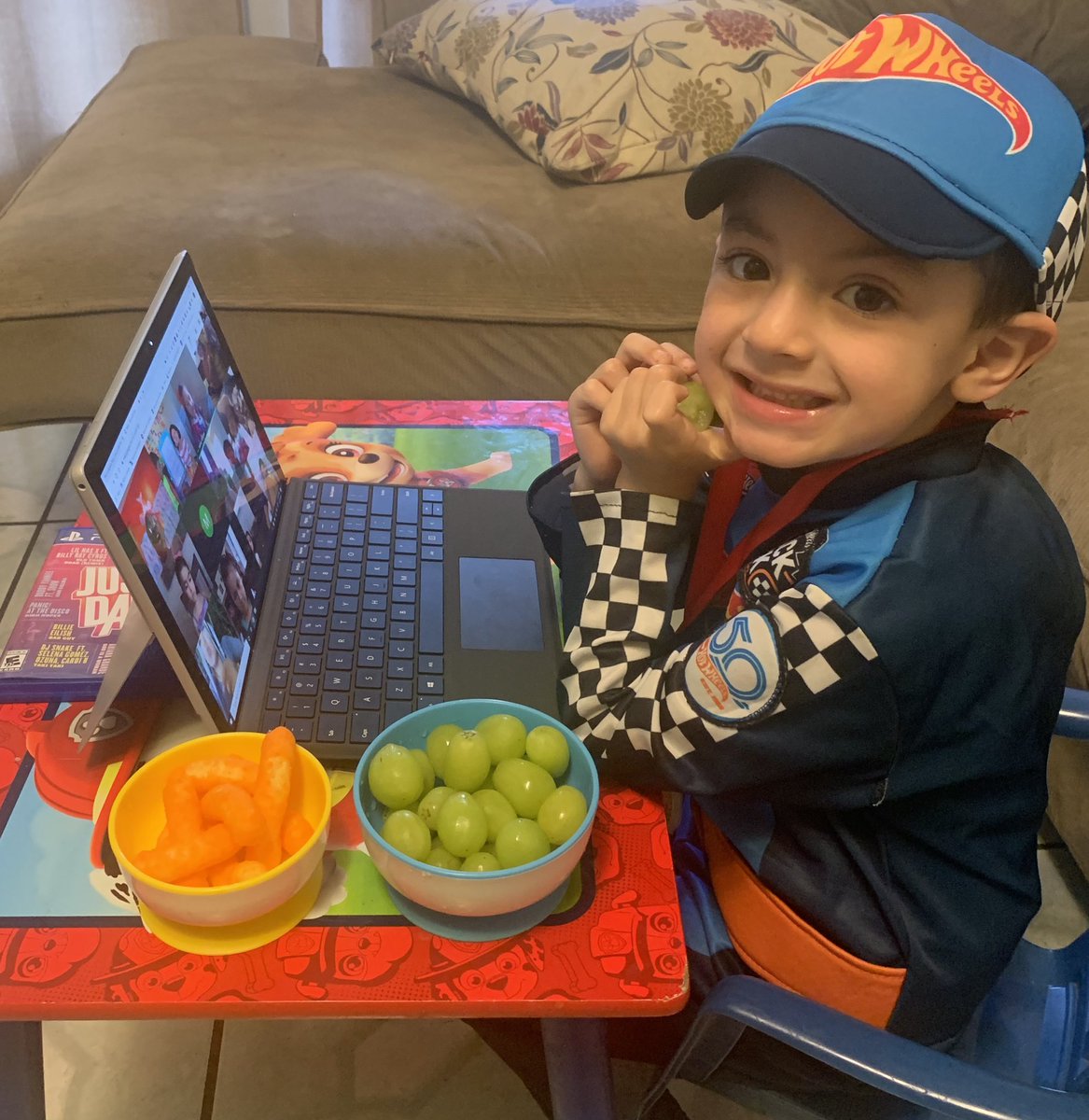 ivette_camarena's tweet photo. Dunn Preschool #2 Dress Up Day and snacks for last day of distant learning @RialtoUSD #RialtoEdTech https://t.co/BQO4edAP99