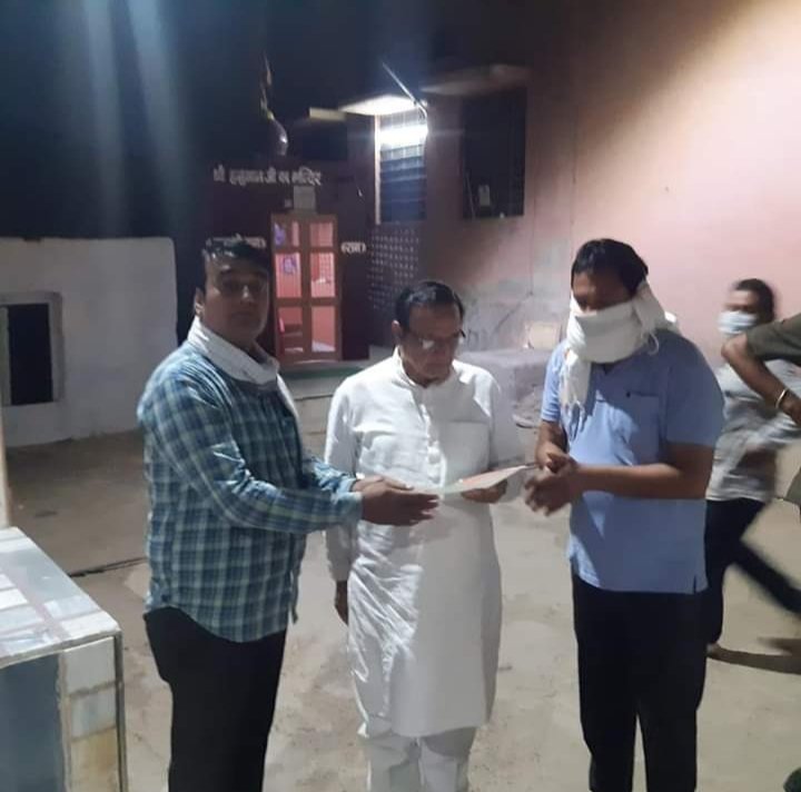 SunilKumarKhi10's tweet photo. राजस्थान पुलिस महकमे के न्यायमूर्ति कहे जाने वाले स्वर्गीय सीआई विष्णुदत्त जी विश्नोई के आत्महत्या के प्रकरण के सिलसिले में #वीरांगना_रचना_बिश्नोई और #रामस्वरूप_बिश्नोई द्वारा मंत्री महोदय जी को सीबीआई जांच हेतु ज्ञापन सौंपा गया @DrBDKalla1 @RajCMO https://t.co/swaPlMqZ6G