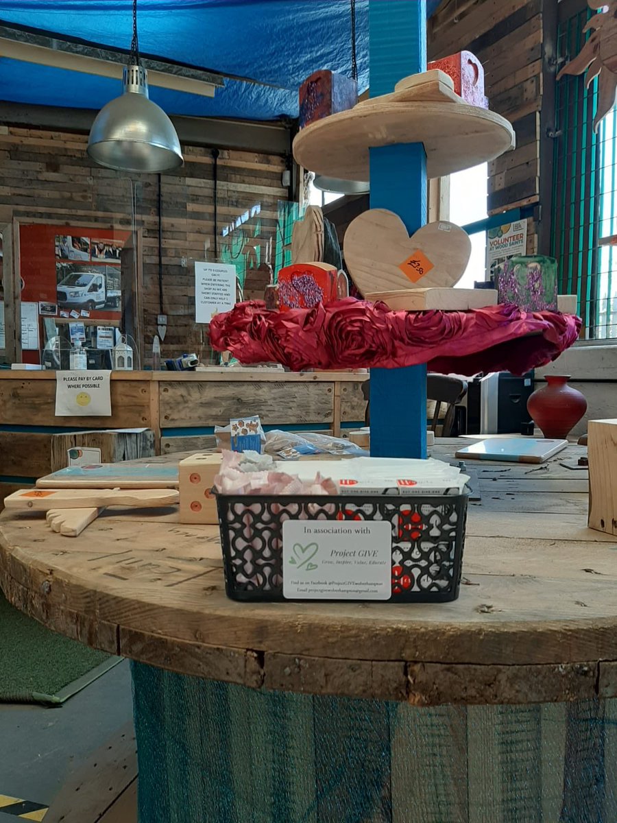 projectgivewv's tweet photo. How apt that plastic free @HeyGirlsUK products are now freely available to volunteers at ecofriendly ASAN @WoodSaints courtesy of Project GIVE 💚
#projectgivewv #periods #menstrualhealth #endperiodpoverty #endperiodstigma #periodpositive  #wolverhampton #freeperiods #plasticfree https://t.co/lMdD1MKKIl