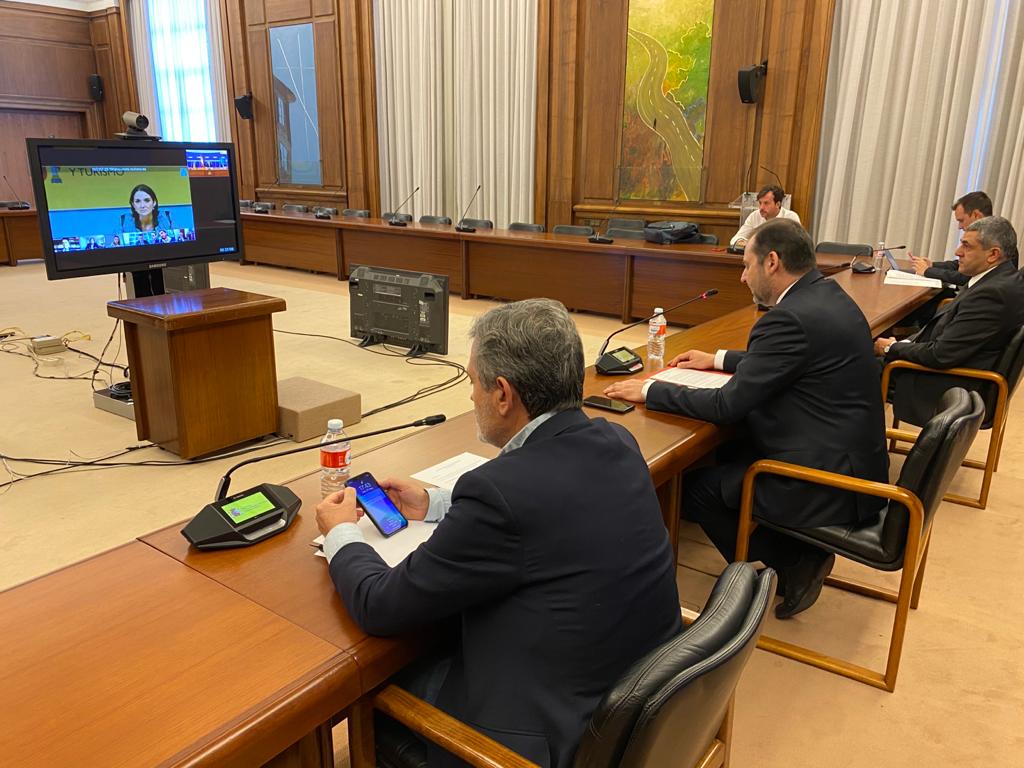 abalosmeco's tweet photo. Reunido con el sector turístico para impulsar una campaña veraniega en plenas condiciones de seguridad. 

Seguimos trabajando para que el turismo vuelva en verano a nuestro país. #EsteVirusLoParamosUnidos https://t.co/eNu0vV5Qas