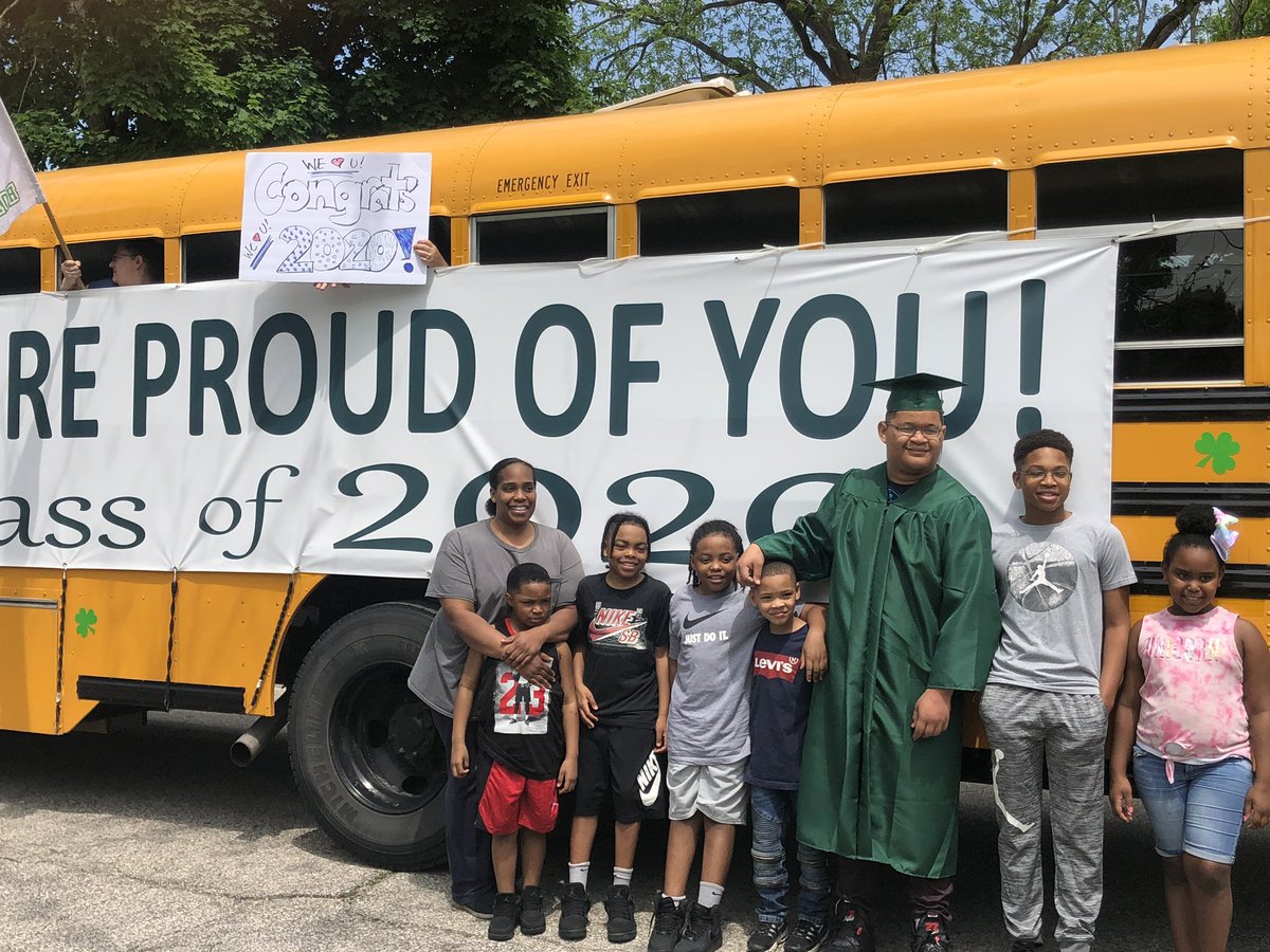 BerrienSports's tweet photo. Congrats Roosevelt Walker 2020 Shamrock grad https://t.co/elj6COfvy8
