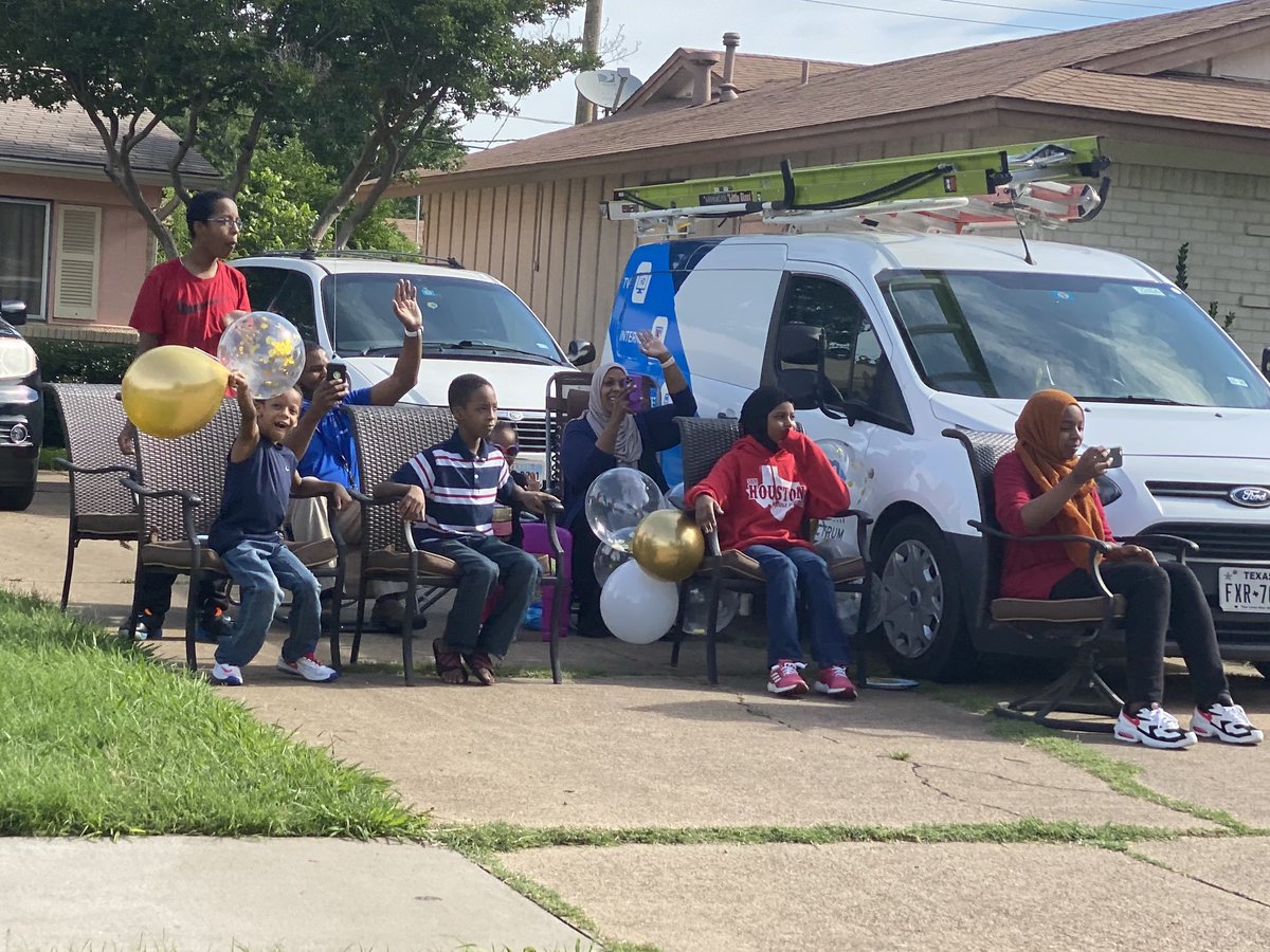 elenaflo3's tweet photo. All we do is WIN WIN!! It was quite emotional and loved to see the families out there.  It’s a community thang😉@TownsellElem https://t.co/d7N8nSULbf
