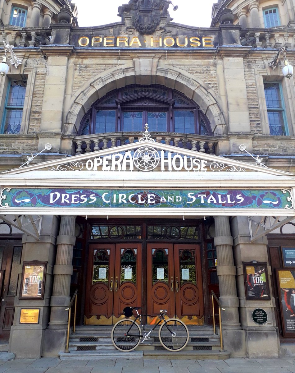 MrMarkFairhurst's tweet photo. #pathracer #Guvnor at the @BuxtonOpHouse https://t.co/CUe9JlzIJZ