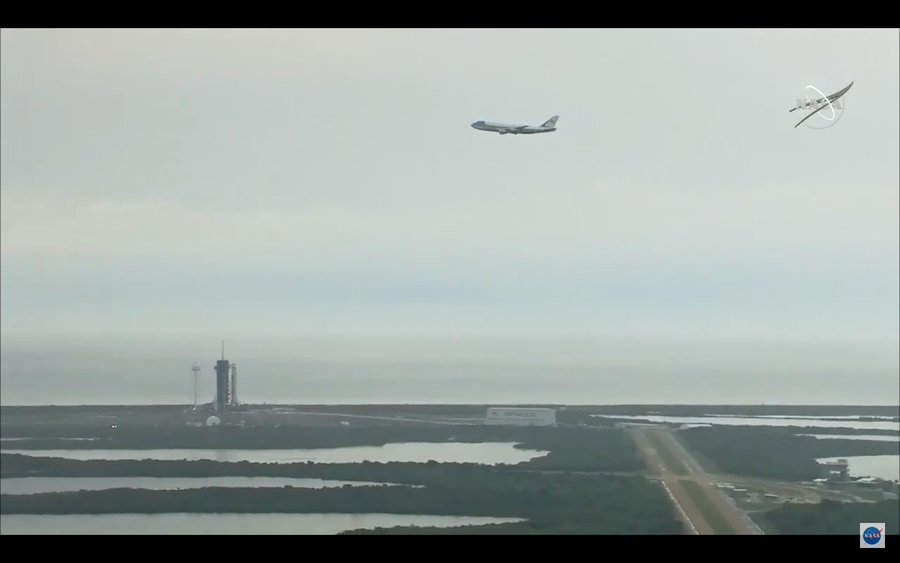 EZC6ksKXYAAuUbD?format=jpg&name=900x900