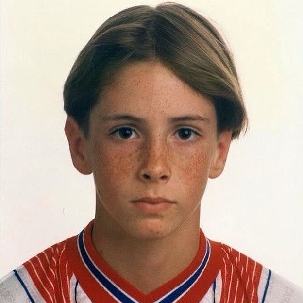 FM_Twittah's tweet photo. Can You Guess The Player?
#FootballMemories #atleticomadrid #chelsea #premierleague #uelfinal #aupaatleti #atleticodemadrid #aupaatletico #whoistheplayer #whostheplayer #guesstheplayer #footballtrivia #soccertrivia #footballquestion #soccerquestion #sportitaliamercato #футбол https://t.co/nOvLAbnbbG