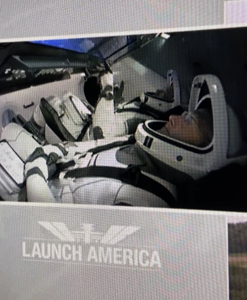 jobeans's tweet photo. #LaunchAmerica is making my whole life rn! Congrats #bobanddoug #dougandbob ❤️ https://t.co/zbFPcnlLWH