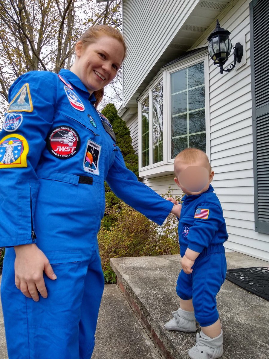 mathstronaut's tweet photo. Happy #LaunchAmerica Day!!! 4:30 EDT launch from Florida, USA!  2 American astronauts aboard a SpaceX Dragon capsule. Watch at https://t.co/wlFiBQsOaI or on YouTube https://t.co/bWtB5PDLFF