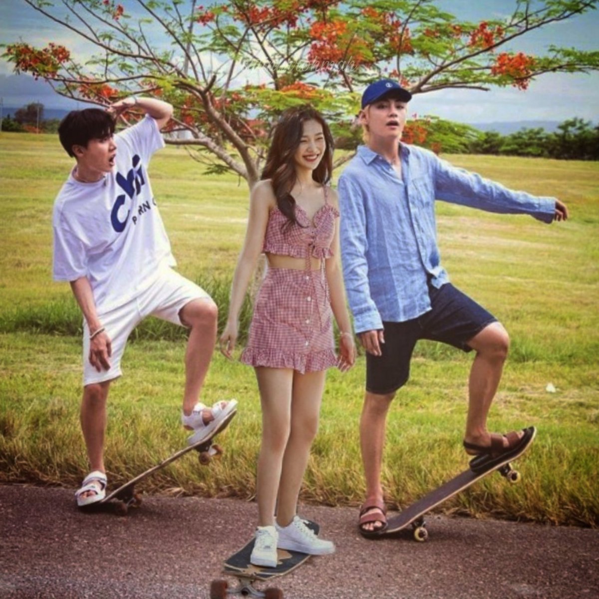 Adistyjoy's tweet photo. #parksooyoung #vjoy #kimtaehyung #bangtanvelvet https://t.co/f4Hr9pxn2B